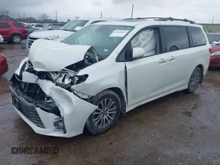 2018 Toyota Sienna XLE Auto Access Seat with VIN 5TDYZ3DC8JS906460, listed as a IAAI auction lot 41468064 with 87,750 mi miles. Bid and sale history available at carsss.com. Image 17.