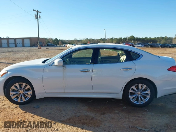 2011 Infiniti M37 with VIN JN1BY1AP5BM323915, listed as a IAAI auction lot 41822773 with 184,129 mi miles. Bid and sale history available at carsss.com. Image 14.