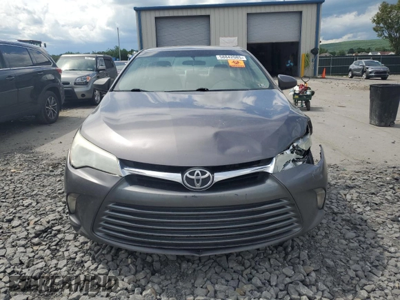 2017 Toyota Camry XLE z VIN 4T1BF1FK0HU298829, wystawiony jako Copart lot #58842085 z przebiegiem 171 569 mil mil oraz Szkoda całkowita • Salvage title. Historia ofert i sprzedaży dostępna na DreamBid. Obrazek 5.