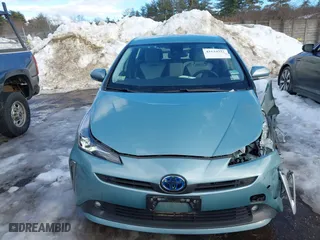 2022 Toyota Prius LE with VIN JTDL9MFUXN3040161, listed as a IAAI auction lot 41634231 with 8,437 mi miles. Bid and sale history available at carsss.com. Image 12.