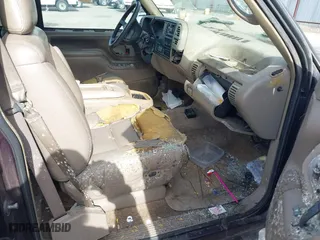 1996 Chevrolet Tahoe with VIN 1GNEK13R3TJ397046, listed as a IAAI auction lot 41702588 with 1 mi miles. Bid and sale history available at carsss.com. Image 5.