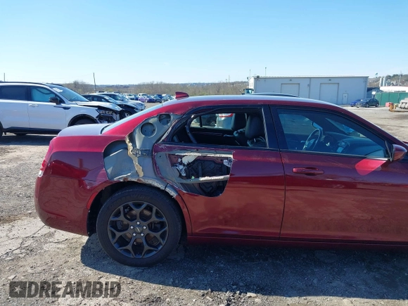2019 Chrysler 300 with VIN 2C3CCAGG0KH586117, listed as a IAAI auction lot 41923456 with 86,174 mi miles. Bid and sale history available at carsss.com. Image 6.