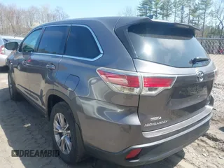 2015 Toyota Highlander LE z VIN 5TDBKRFH5FS178691, wystawiony jako IAAI lot #42058496 z przebiegiem 103 411 mil mil oraz . Historia ofert i sprzedaży dostępna na DreamBid. Obrazek 3.