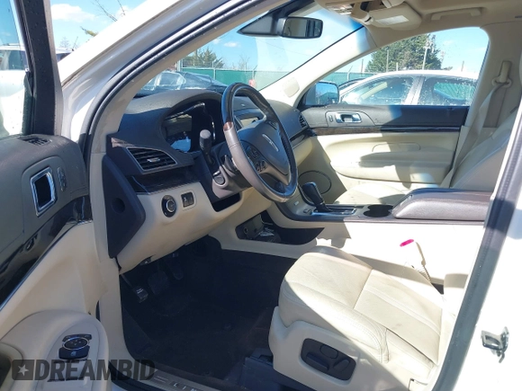 2013 Lincoln MKT EcoBoost with VIN 2LMHJ5AT8DBL55167, listed as a IAAI auction lot 41894396 with 121,114 mi miles. Bid and sale history available at carsss.com. Image 5.