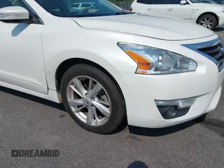 2014 Nissan Altima 2.5 with VIN 1N4AL3AP0EC110695, listed as a IAAI auction lot 41982775 with 105,395 mi miles. Bid and sale history available at carsss.com. Image 12.