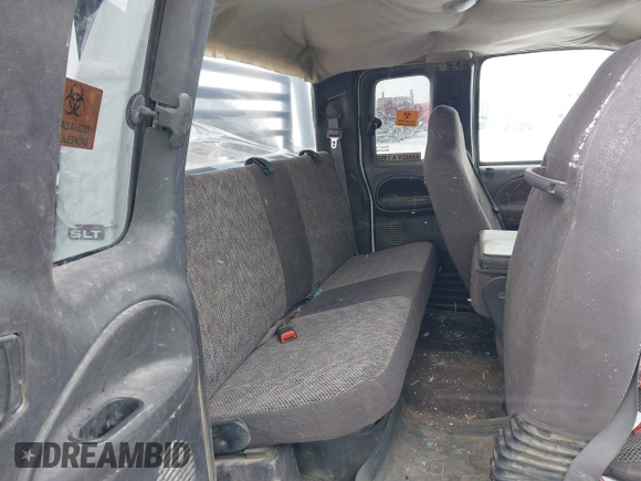 2001 Dodge 2500 z VIN 3B7KF23601G748635, wystawiony jako IAAI lot #41487609 z przebiegiem 310 160 mil mil oraz . Historia ofert i sprzedaży dostępna na DreamBid. Obrazek 8.