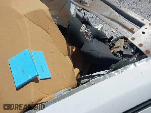 2017 Nissan Versa S Plus z VIN 3N1CN7AP4HL821719, wystawiony jako IAAI lot #41880339 z przebiegiem Nie podano mil oraz . Historia ofert i sprzedaży dostępna na DreamBid. Obrazek 8.