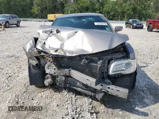 2014 Chrysler 300 z VIN 2C3CCAAG0EH157167, wystawiony jako Copart lot #54758765 z przebiegiem 107 138 mil mil oraz Szkoda całkowita • Salvage title. Historia ofert i sprzedaży dostępna na DreamBid. Obrazek 5.
