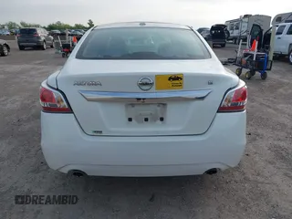 2015 Nissan Altima S with VIN 1N4AL3AP2FN331236, listed as a IAAI auction lot 41929242 with 100,439 mi miles and . Bid and sale history available at carsss.com. Image 16.