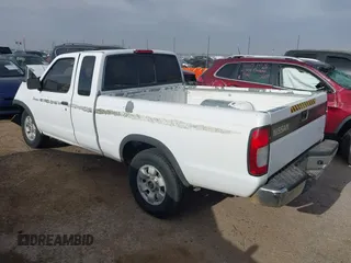 1998 Nissan Frontier XE z VIN 1N6DD26S7WC389105, wystawiony jako IAAI lot #42054733 z przebiegiem 164 453 mil mil oraz . Historia ofert i sprzedaży dostępna na DreamBid. Obrazek 3.