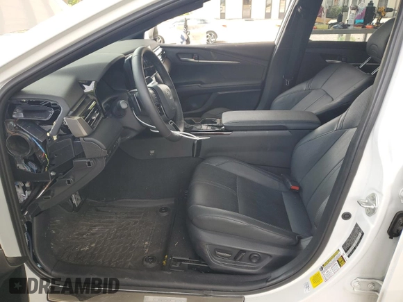 2025 Toyota Camry LE z VIN 4T1DAACK4SU058976, wystawiony jako Copart lot #55153145 z przebiegiem 18 584 mil mil oraz Szkoda całkowita • Salvage title. Historia ofert i sprzedaży dostępna na DreamBid. Obrazek 7.