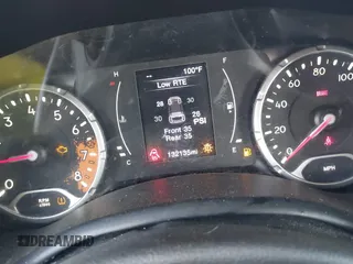 2015 Jeep Renegade Latitude with VIN ZACCJABH0FPB65461, listed as a IAAI auction lot 39756561 with 132,135 mi miles. Bid and sale history available at carsss.com. Image 7.