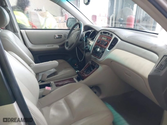 2005 Toyota Highlander with VIN JTEDP21A750075961, listed as a IAAI auction lot 41252234 with 139,777 mi miles. Bid and sale history available at carsss.com. Image 5.