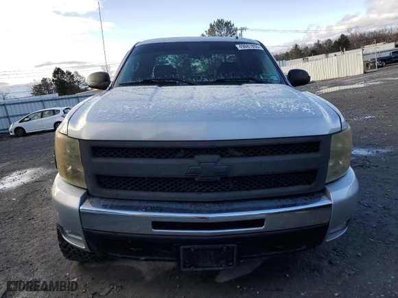 2011 Chevrolet Silverado 1500 LT with VIN 1GCRKSE38BZ199913, listed as a Copart auction lot 49881855 with NaN miles and Salvage Title. Bid and sale history available at carsss.com. Image 5.