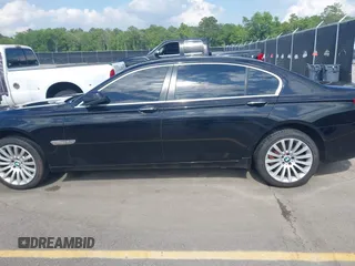 2011 BMW 7 Series 750Li xDrive z VIN WBAKC8C54BC431851, wystawiony jako IAAI lot #42216519 z przebiegiem 106 022 mil mil oraz . Historia ofert i sprzedaży dostępna na DreamBid. Obrazek 14.