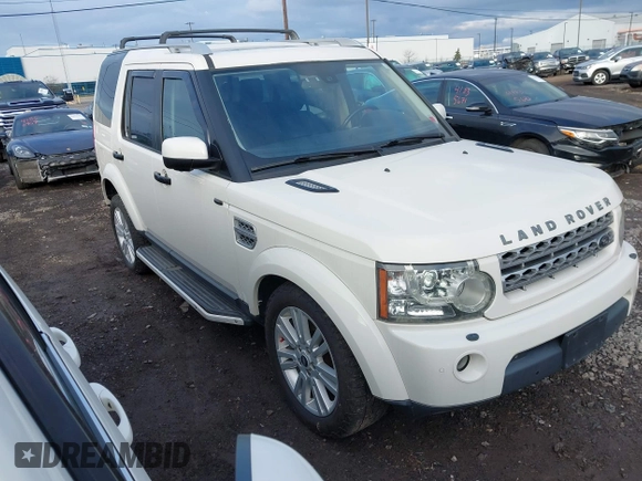 2010 Land Rover LR4 Lux z VIN SALAK2D4XAA545523, wystawiony jako IAAI lot #41878104 z przebiegiem 207 297 mil mil oraz . Historia ofert i sprzedaży dostępna na DreamBid. Obrazek 1.