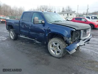 2011 GMC Sierra 2500HD SLT with VIN 1GT121C80BF217408, listed as a IAAI auction lot 41642365 with 201,375 mi miles. Bid and sale history available at carsss.com. Image 1.