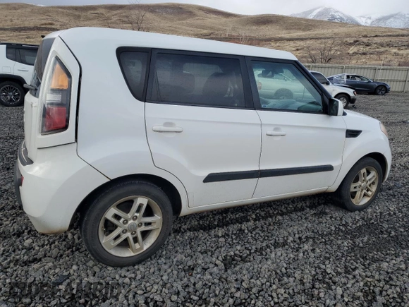 2011 Kia Soul + with VIN KNDJT2A2XB7316247, listed as a Copart auction lot 42155995 with 148,668 mi miles and Salvage Title. Bid and sale history available at DreamBid. Image 3.