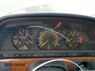 1990 Mercedes-Benz 560 with VIN WDBCA39E7LA509137, listed as a Copart auction lot 70086544 with 167,102 mi miles and Clean Title. Bid and sale history available at DreamBid. Image 9.