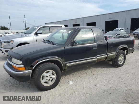 2002 Chevrolet S-10 LS with VIN 1GCDT19W528176049, listed as a Copart auction lot 44187225 with 0 mi miles and Clean Title. Bid and sale history available at carsss.com. Image 1.
