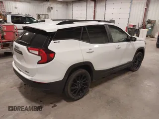 2024 GMC Terrain SLE z VIN 3GKALTEG8RL211776, wystawiony jako IAAI lot #41901624 z przebiegiem 14 287 mil mil oraz . Historia ofert i sprzedaży dostępna na DreamBid. Obrazek 4.