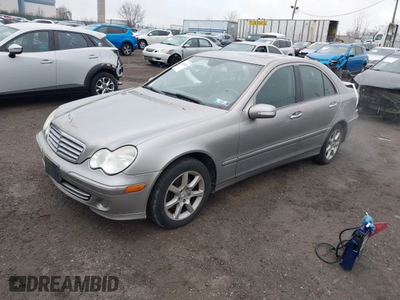 2007 Mercedes-Benz C 280 Luxury z VIN WDBRF92HX7F871684, wystawiony jako IAAI lot #41461023 z przebiegiem 176 038 mil mil oraz . Historia ofert i sprzedaży dostępna na DreamBid. Obrazek 2.