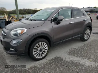 2016 FIAT 500X Lounge z VIN ZFBCFYDT9GP348690, wystawiony jako Copart lot #51766685 z przebiegiem 112 151 mil mil oraz Szkody całkowita. Historia ofert i sprzedaży dostępna na DreamBid. Obrazek 1.