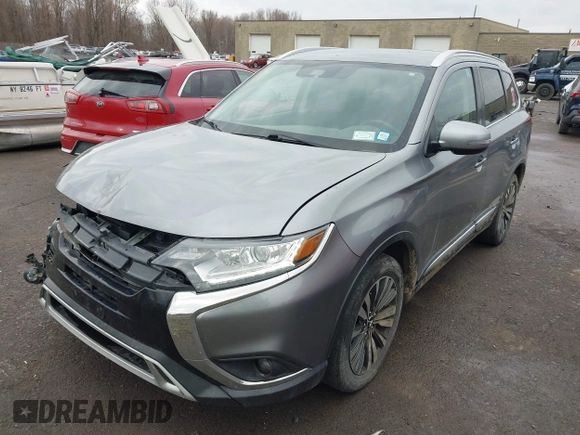 2020 Mitsubishi Outlander ES z VIN JA4AZ3A34LZ021352, wystawiony jako IAAI lot #41853465 z przebiegiem 92 412 mil mil oraz . Historia ofert i sprzedaży dostępna na DreamBid. Obrazek 17.
