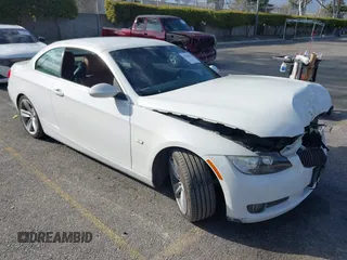 2007 BMW 3 Series 335i with VIN WBAWL73547PX47052, listed as a IAAI auction lot 41700828 with 64,409 mi miles. Bid and sale history available at carsss.com. Image 1.