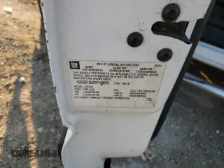2001 Chevrolet Silverado 1500HD LS z VIN 1GCGC13U21F143976, wystawiony jako Copart lot #85952204 z przebiegiem Nie podano mil oraz Nie do naprawy • Non repairable. Historia ofert i sprzedaży dostępna na DreamBid. Obrazek 13.