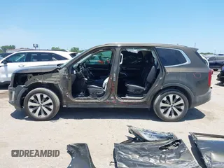 2020 Kia Telluride S z VIN 5XYP64HC2LG054918, wystawiony jako IAAI lot #42249176 z przebiegiem 107 743 mil mil oraz . Historia ofert i sprzedaży dostępna na DreamBid. Obrazek 15.