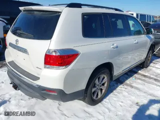 2013 Toyota Highlander with VIN 5TDBK3EH4DS205939, listed as a IAAI auction lot 41320626 with 185,780 mi miles. Bid and sale history available at carsss.com. Image 4.