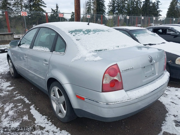 2002 Volkswagen Passat GLS with VIN WVWPD63B72P445980, listed as a IAAI auction lot 41366620 with 168,590 mi miles. Bid and sale history available at carsss.com. Image 3.