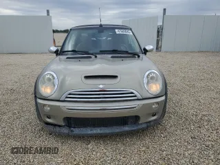 2007 MINI Convertible S z VIN WMWRH33557TL95520, wystawiony jako Copart lot #47685045 z przebiegiem 95 619 mil mil oraz Czysty tytuł • Clean title. Historia ofert i sprzedaży dostępna na DreamBid. Obrazek 5.