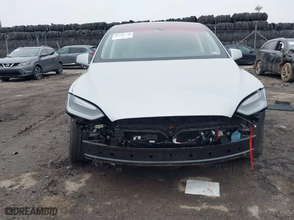2016 Tesla Model X 70D with VIN 5YJXCAE25GF019550, listed as a IAAI auction lot 41555096 with 47,500 mi miles. Bid and sale history available at carsss.com. Image 6.