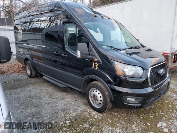 2023 Ford Transit with VIN 1FBVU4X8XPKB63870, listed as a Copart auction lot 82731504 with 7,576 mi miles and Salvage Title. Bid and sale history available at DreamBid. Image 4.