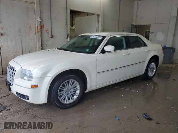 2008 Chrysler 300 Touring z VIN 2C3KA53GX8H189070, wystawiony jako Copart lot #56155735 z przebiegiem 120 845 mil mil oraz Szkoda całkowita • Salvage title. Historia ofert i sprzedaży dostępna na DreamBid. Obrazek 1.