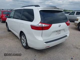 2016 Toyota Sienna LE AAS with VIN 5TDKK3DCXGS709132, listed as a IAAI auction lot 41993473 with 270,811 mi miles. Bid and sale history available at carsss.com. Image 3.
