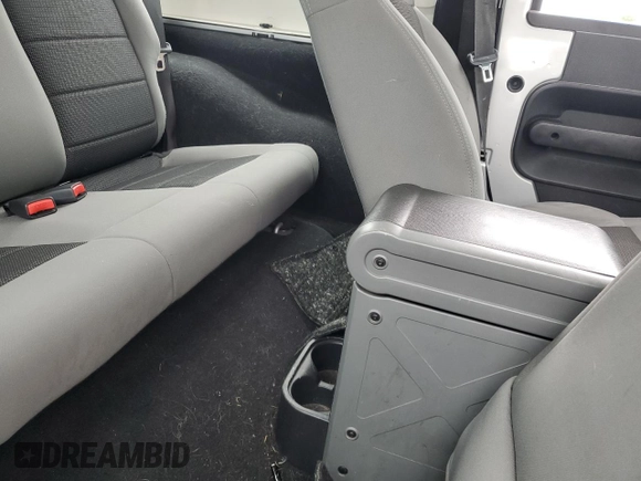 2008 Jeep Wrangler X z VIN 1J4FA24188L648342, wystawiony jako Copart lot #59883735 z przebiegiem 166 889 mil mil oraz Czysty tytuł • Clean title. Historia ofert i sprzedaży dostępna na DreamBid. Obrazek 11.