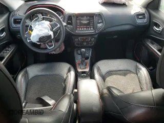 2021 Jeep Compass Trailhawk z VIN 3C4NJDDB9MT556516, wystawiony jako Copart lot #60338575 z przebiegiem 86 978 mil mil oraz Czysty tytuł • Clean title. Historia ofert i sprzedaży dostępna na DreamBid. Obrazek 8.