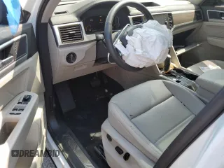 2022 Volkswagen Atlas SE with VIN 1V2JR2CA6NC544260, listed as a Copart auction lot 53552205 with 29,991 mi miles and Salvage title. Bid and sale history available at DreamBid. Image 8.