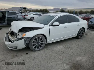 2016 Volvo S80 T5 Drive-E with VIN YV140MAK0G1195573, listed as a Copart auction lot 84432934 with 113,788 mi miles and Salvage Title. Bid and sale history available at carsss.com. Image 1.