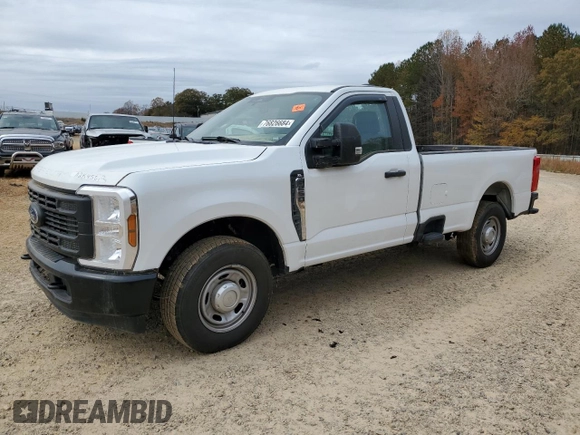 2024 Ford F-250 XL z VIN 1FTBF2AA3RED12078, wystawiony jako Copart lot #76826684 z przebiegiem Nie podano mil oraz Szkoda całkowita • Salvage title. Historia ofert i sprzedaży dostępna na DreamBid. Obrazek 1.