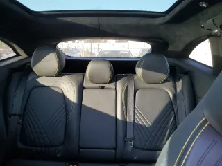 2022 Aston Martin DBX z VIN SD7VUJAW1NTV04534, wystawiony jako Copart lot #87969325 z przebiegiem 17 373 mil mil oraz Szkody całkowita. Historia ofert i sprzedaży dostępna na DreamBid. Obrazek 10.