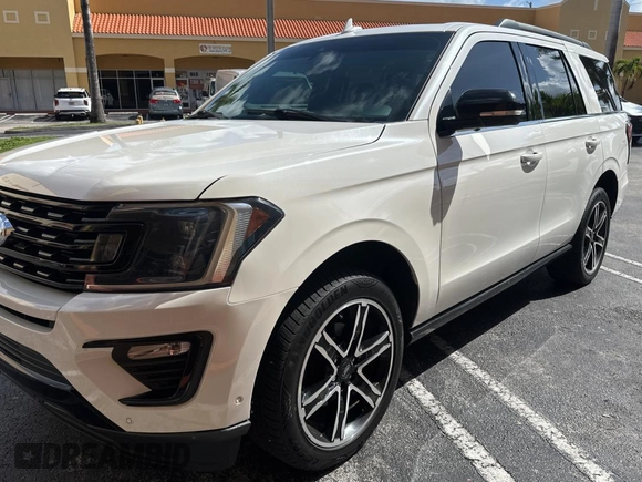 2021 Ford Expedition Limited z VIN 1FMJU1KT0MEA57485, wystawiony jako Copart lot #61282125 z przebiegiem 50 550 mil mil oraz Czysty tytuł • Clean title. Historia ofert i sprzedaży dostępna na DreamBid. Obrazek 2.