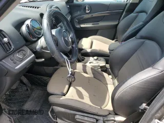 2018 MINI Countryman Cooper S with VIN WMZYT5C38J3D82939, listed as a Copart auction lot 69400874 with 0 mi miles and Salvage Title. Bid and sale history available at carsss.com. Image 7.