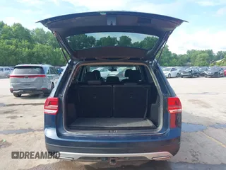 2020 Volkswagen Atlas SE with VIN 1V2LR2CA3LC504532, listed as a IAAI auction lot 42319148 with 113,745 mi miles and . Bid and sale history available at DreamBid. Image 17.