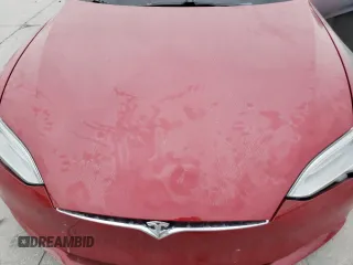 2019 Tesla Model S 75D z VIN 5YJSA1E29KF347384, wystawiony jako Copart lot #50622555 z przebiegiem Nie podano mil oraz Szkoda całkowita • Salvage title. Historia ofert i sprzedaży dostępna na DreamBid. Obrazek 11.