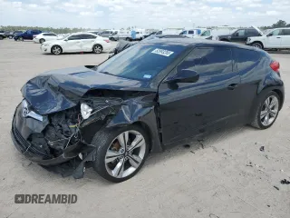 2016 Hyundai Veloster z VIN KMHTC6AD3GU279662, wystawiony jako Copart lot #52993285 z przebiegiem 125 268 mil mil oraz Szkody całkowita. Historia ofert i sprzedaży dostępna na DreamBid. Obrazek 1.
