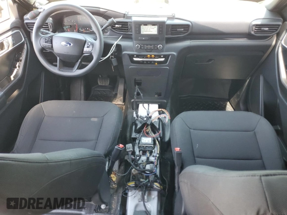 2021 Ford Police Interceptor Utility z VIN 1FM5K8AB3MGB72272, wystawiony jako Copart lot #53368115 z przebiegiem 55 137 mil mil oraz Szkoda całkowita • Salvage title. Historia ofert i sprzedaży dostępna na DreamBid. Obrazek 8.